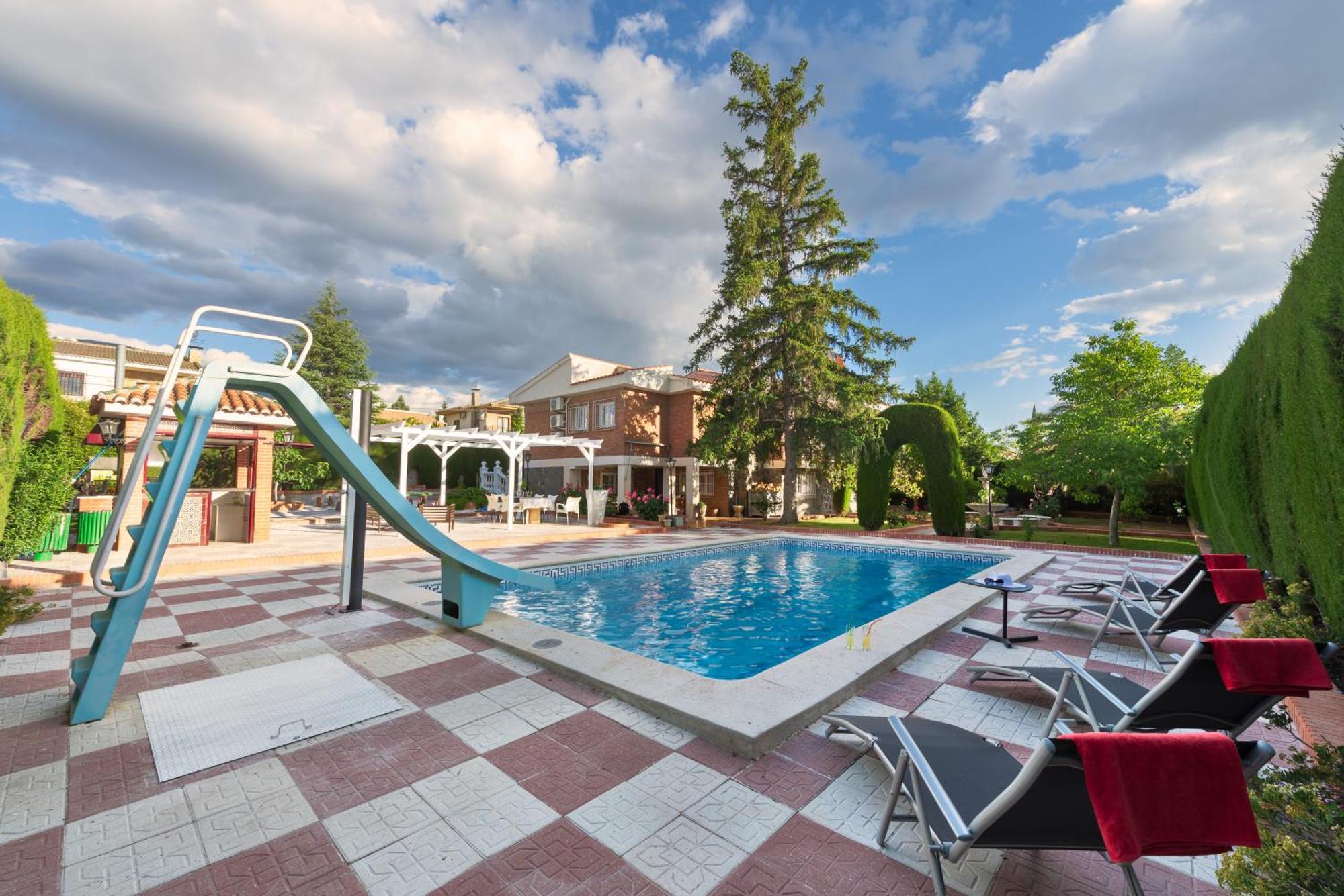 Villa Granada Garden Deluxe Моначиль Экстерьер фото